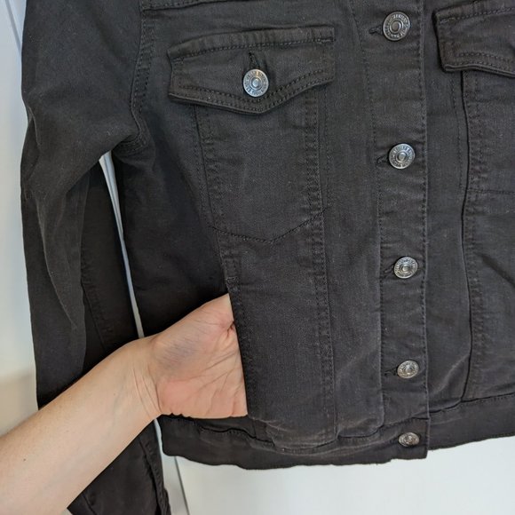 Mango Essential Cropped Black Denim Jacket - Picture 6 of 8